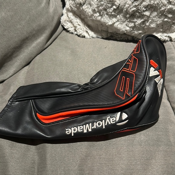TaylorMade driver HeadCover - Picture 1 of 3